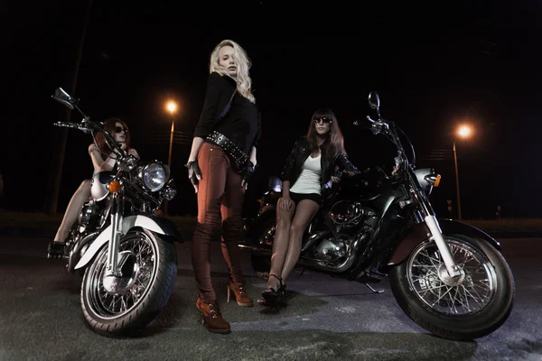 Chicas motociclistas — Foto de Stock