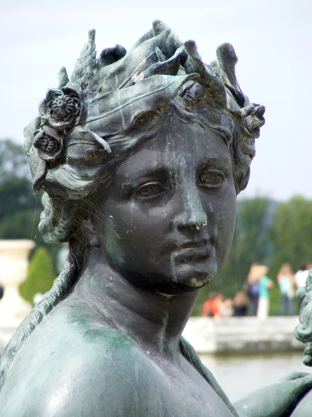 Bronzestatue der Frau — Stockfoto