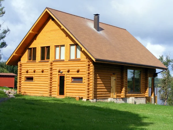 Bela casa de madeira Fotografia De Stock