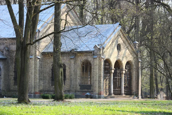 Stary gotycki kościół — Zdjęcie stockowe