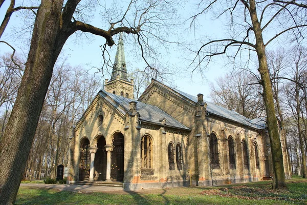 Iglesia gótica antigua —  Fotos de Stock