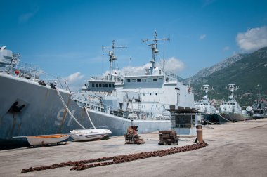 savaş gemisi üzerinde anten detay