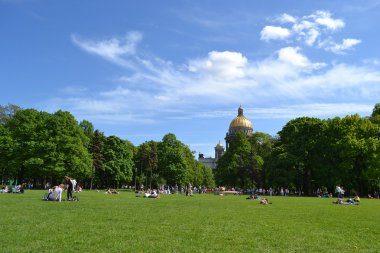 Park in the center of Petersburg. clipart