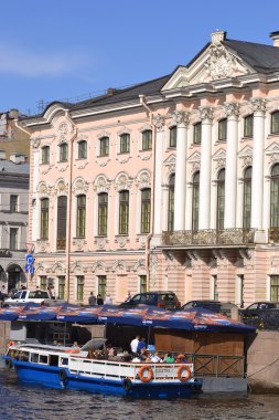 saint-Petersburg nehir kanalı