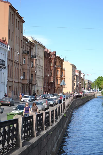 Canal del río en San Petersburgo — Foto de Stock
