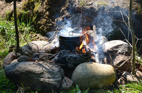 Pan en un fuego — Foto de Stock