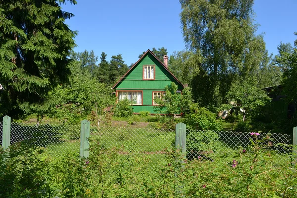 Sommerlandschaft mit Landhaus — Stockfoto