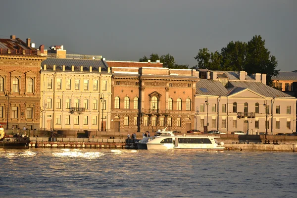 在圣彼得堡的英语路堤 — 图库照片