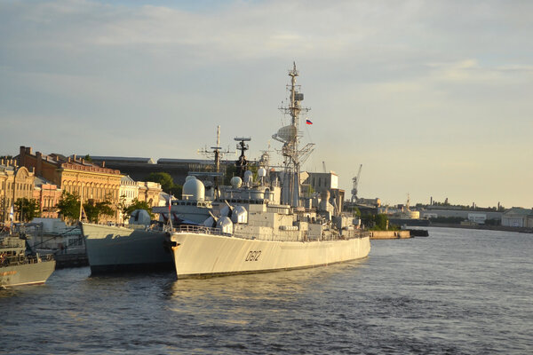 Военный корабль Франции
