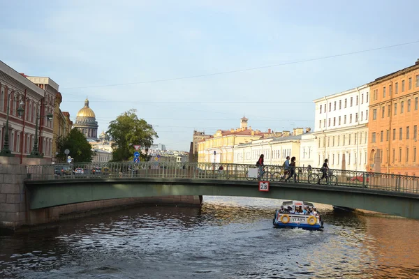 Pequena ponte em São Petersburgo — Fotografia de Stock