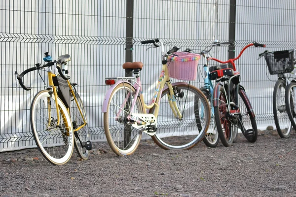 自行车停放在圣彼得堡 — 图库照片