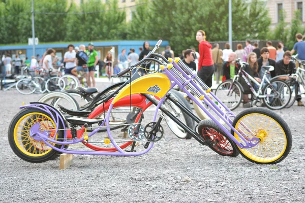 Парковка велосипедов в Санкт-Петербурге — стоковое фото