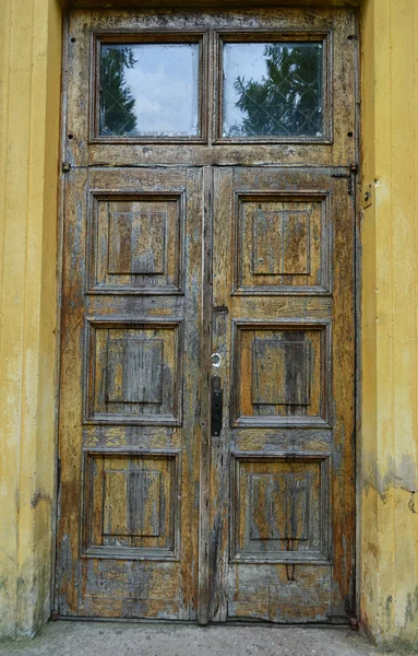 Old wooden door. — Stock Photo, Image