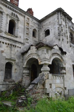 terk edilmiş feodorovsky gorodok verandada