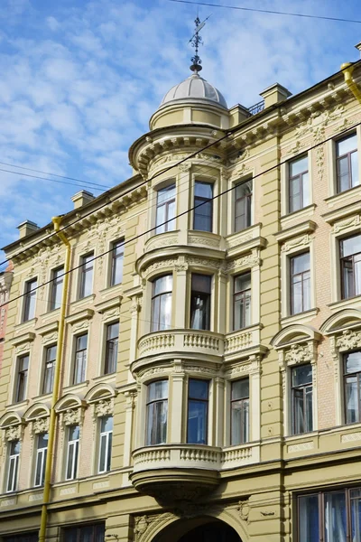 Maison ancienne à Saint-Pétersbourg — Photo