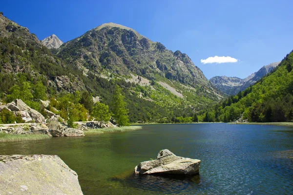 Piękny widok na jezioro llebreta — Zdjęcie stockowe