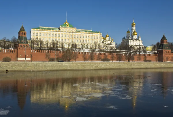 Москва, Кремлевский дворец и соборы — стоковое фото