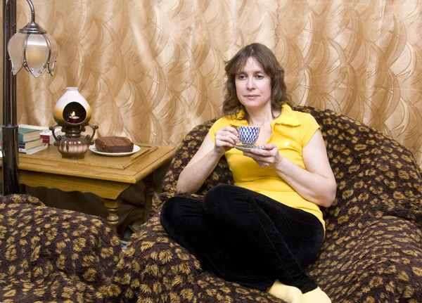 Woman with cup — Stock Photo, Image