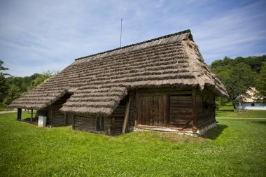 Geleneksel ahşap ev