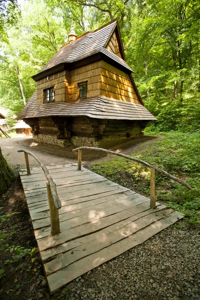 Традиционный деревянный дом — стоковое фото
