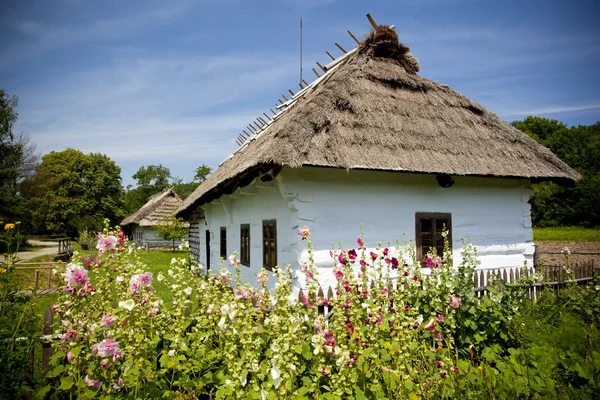 Casa de madera tradicional — Foto de Stock