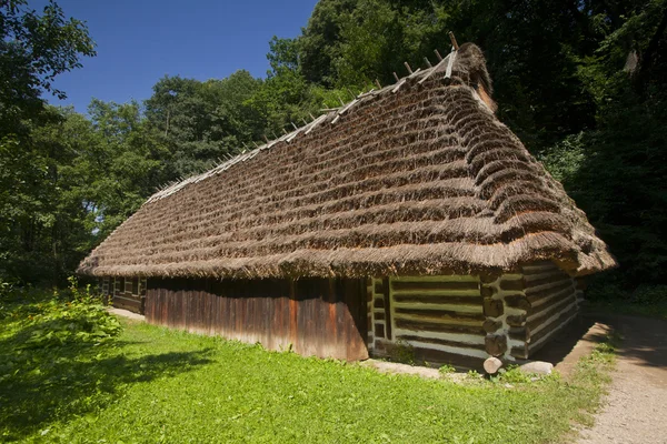 传统的木房子 — 图库照片