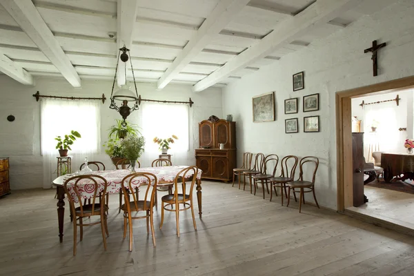 오래 된 전통 집의 내부 — 스톡 사진