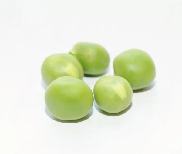 Fresh peas isolated on white background — Stock Photo, Image