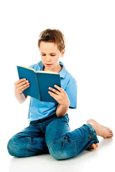 Fiú olvasás könyv — Stock Fotó