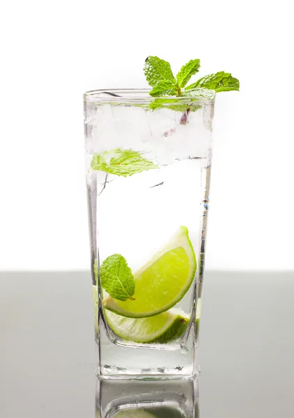 Cold alcoholic drink — Stock Photo, Image