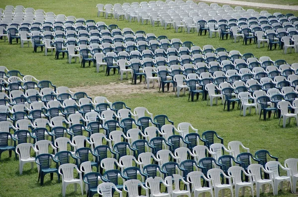 Rangées de chaises vides — Photo