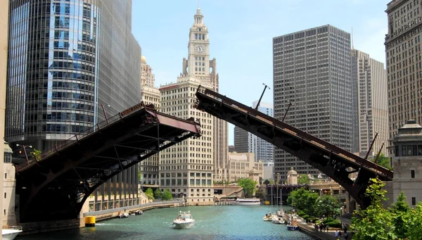 Downtown chicago waterfront, Illinois, ABD — Stok fotoğraf