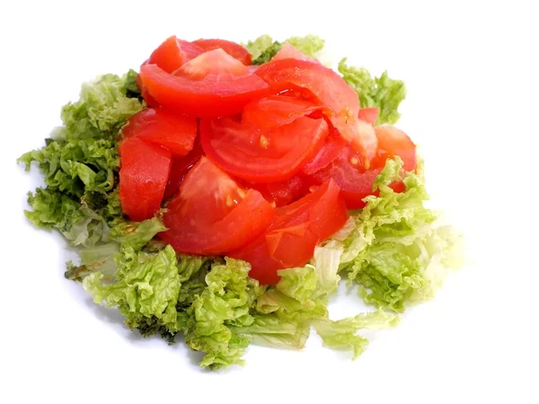 Свежий зеленый салат с помидорами — стоковое фото