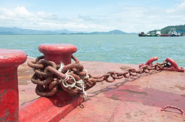 büyük paslı zinciri deniz liman