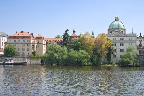 Vista del banquillo de Moldava, Praga —  Fotos de Stock