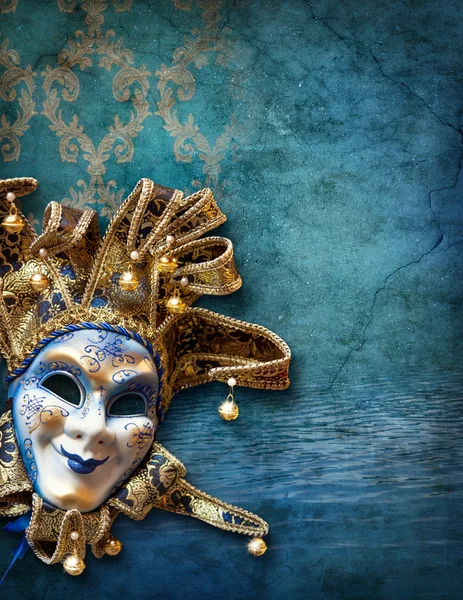 Абстрактный фон с венецианской маской — стоковое фото
