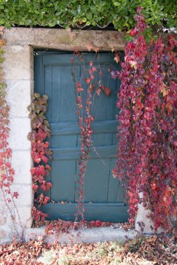 Kapının arkasında