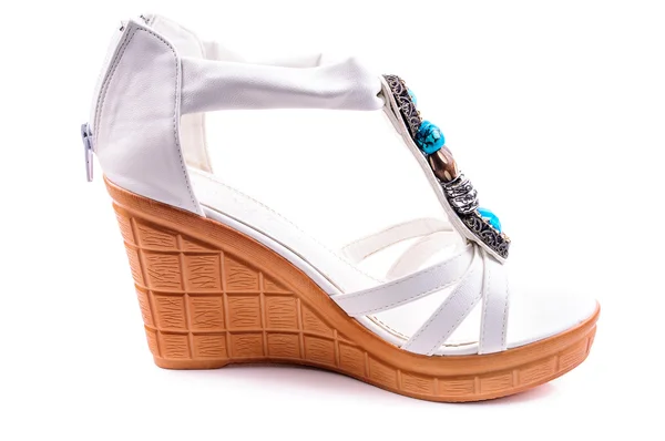 Sandálias de verão branco feminino com strass — Fotografia de Stock