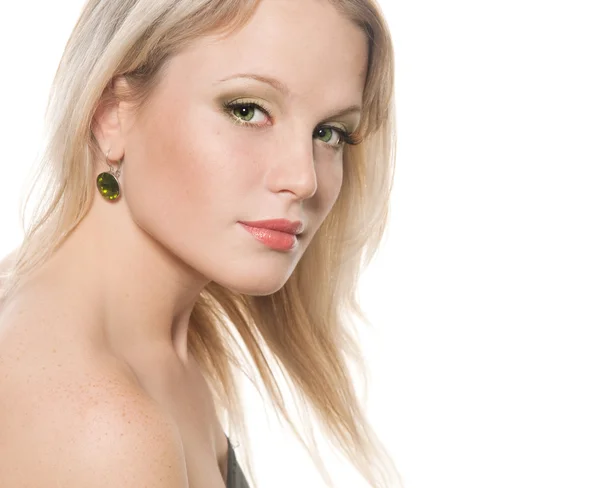 Retrato de close-up de uma jovem loira com pele perfeita — Fotografia de Stock