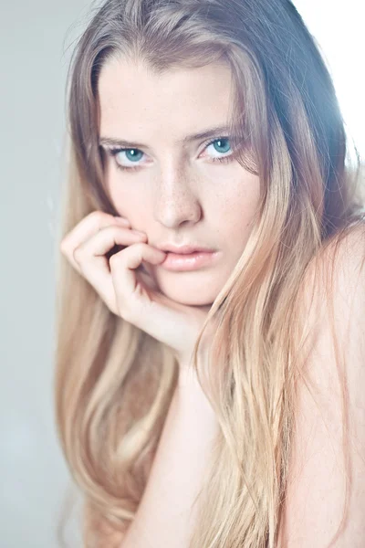 완벽 한 피부와 아름 다운 젊은 여자 — 스톡 사진