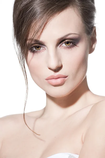 Gesicht einer sexy jungen brünetten Frau mit perfekter Haut — Stockfoto