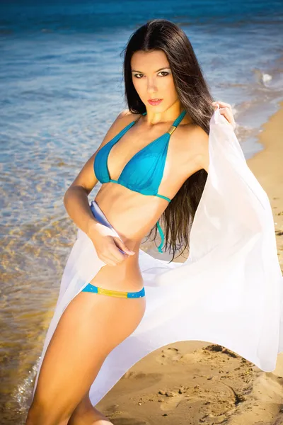 Bela jovem sexy mulher vestindo azul maiô — Fotografia de Stock