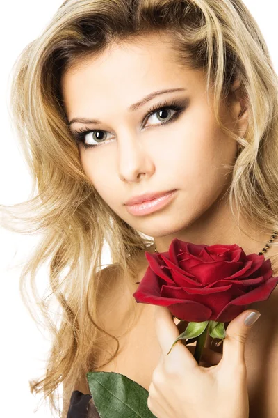 Zbliżenie studio portret piękne sexy młoda kobieta z czerwona róża — Zdjęcie stockowe