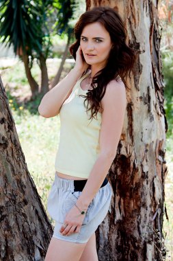 genç ve güzel bir kadın