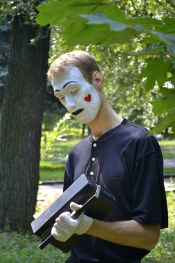 MIME ve eski radyo alıcısı