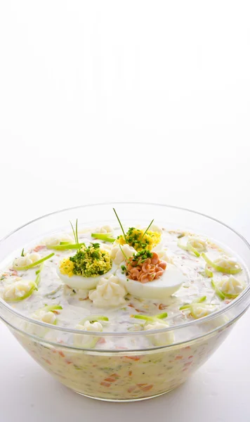 Uova piene con insalata vegetale — Foto Stock