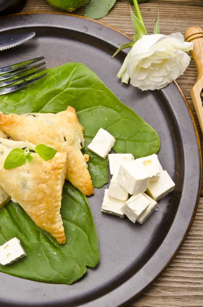 Cakes with spinach and feta cheese — Stock Photo, Image