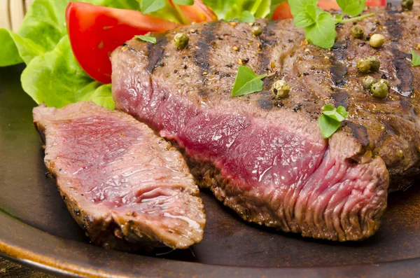 Gegrilde biefstuk. barbecue — Stockfoto