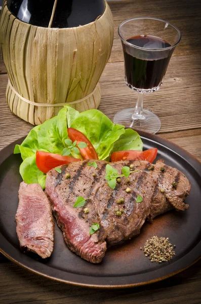 Grilled Steak. Barbecue — Stock Photo, Image