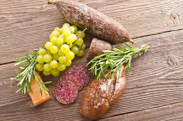 Hongaarse pittige salami — Stockfoto